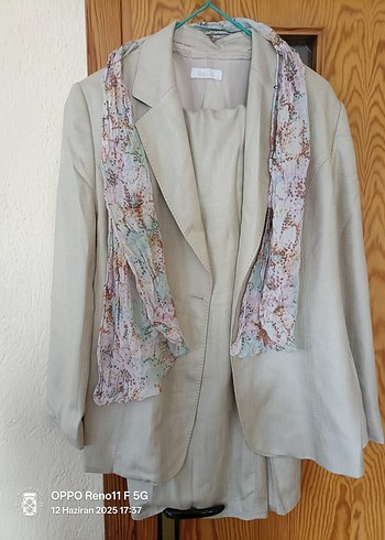 bayan pantolonlu blazer takım