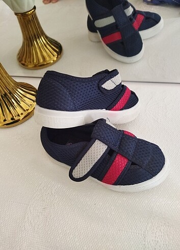 Erkek çocuk ayakkabı modeli