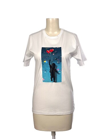 Diğer T-shirt %70 İndirimli.