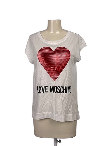 Moschino T-shirt %70 İndirimli.