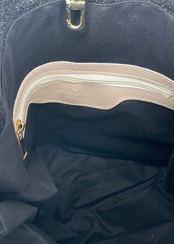 Louis Vuitton Kol Çantası %70 İndirimli. - Görsel 3