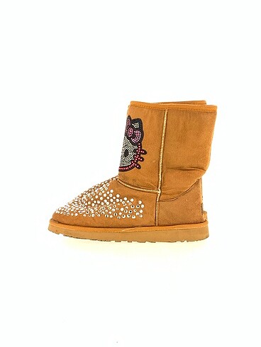 Ugg Bot %70 İndirimli.