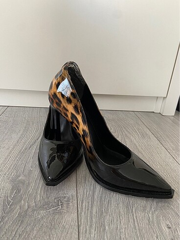 37 Beden Leopar stiletto