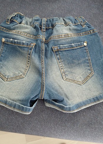 Nakış Detaylı Gri Denim Kız Şortu - Görsel 3