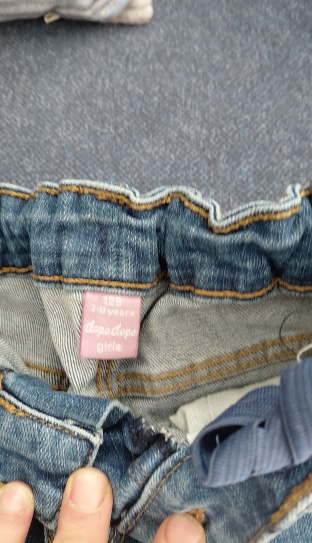 Nakış Detaylı Gri Denim Kız Şortu - Görsel 2