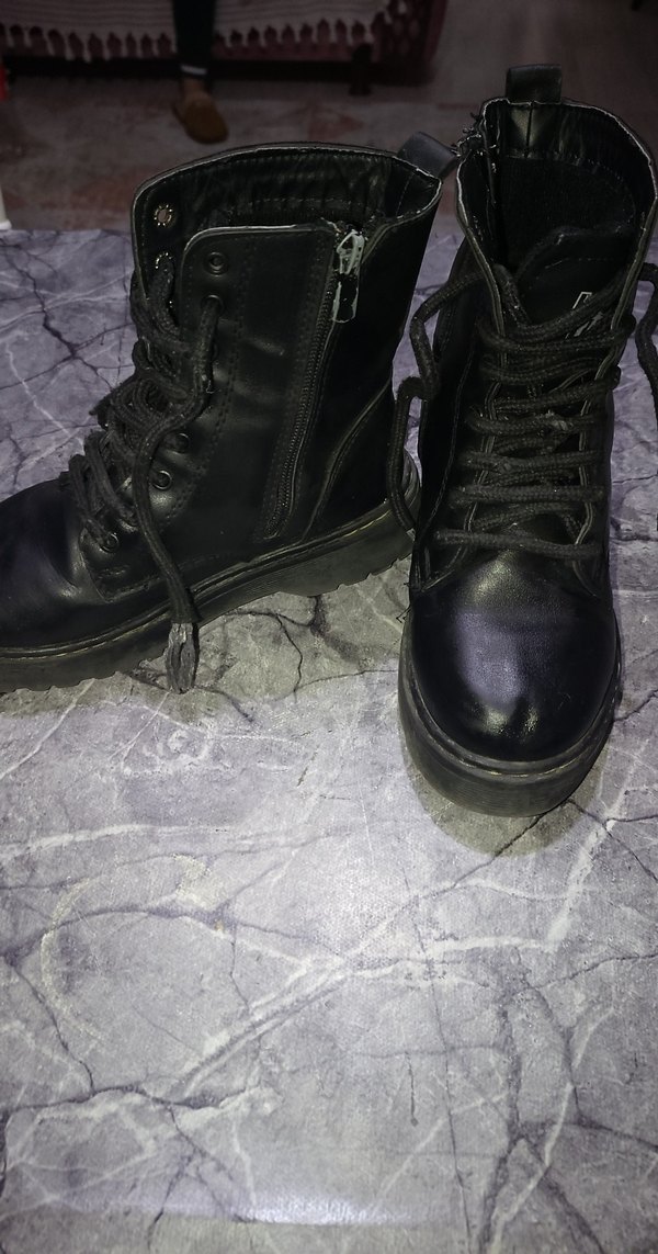 Siyah Deri Platform Topuklu çocuk botu - Görsel 3