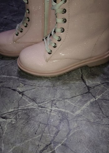 Kızlar için Pembe Parlak Lastik Botlar - Görsel 3