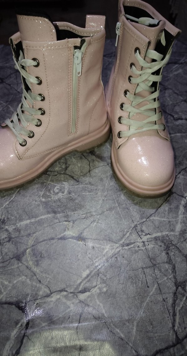 Kızlar için Pembe Parlak Lastik Botlar - Görsel 2