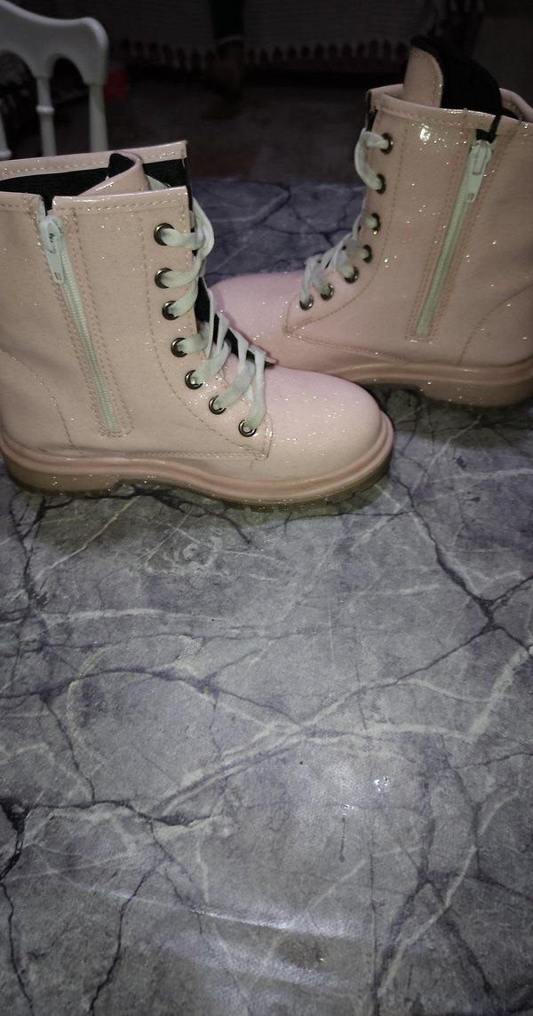 Kızlar için Pembe Parlak Lastik Botlar - Görsel 5