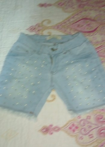 Boncuk Detaylı Mavi Mini Kot Şort - Görsel 2