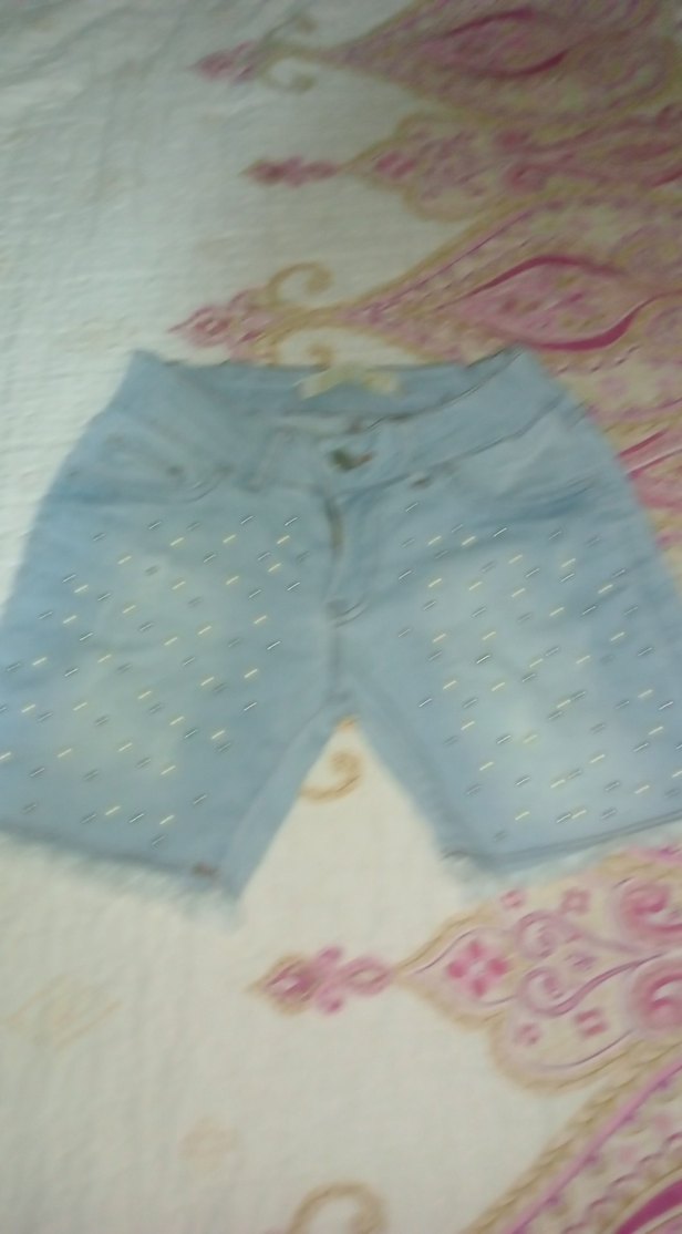 Boncuk Detaylı Mavi Mini Kot Şort - Görsel 2