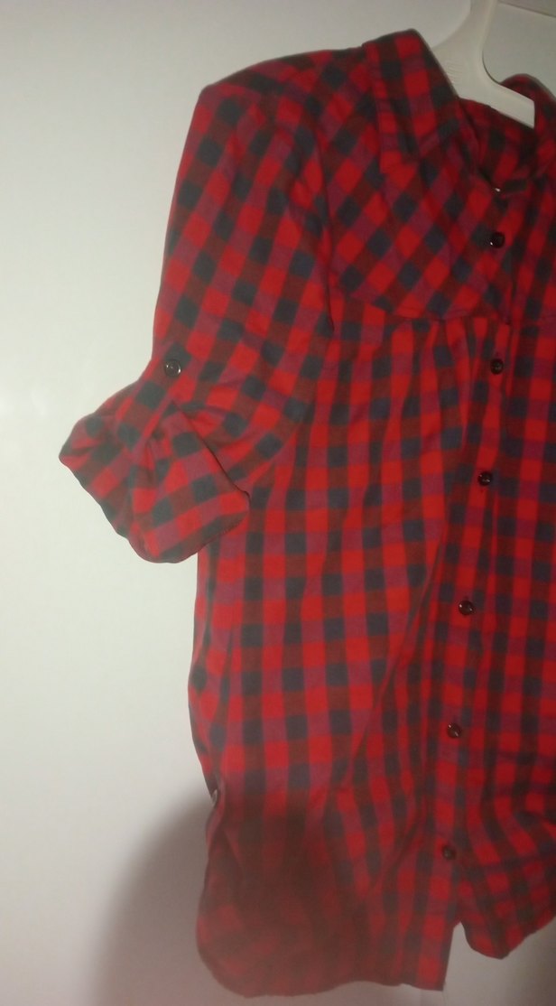 Kırmızı Düğmeli Uzun Kollu Kadın Gömlek - Görsel 3