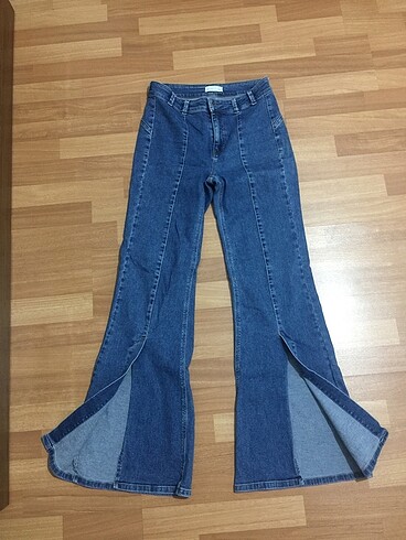 Yırtmaçlı pantolon