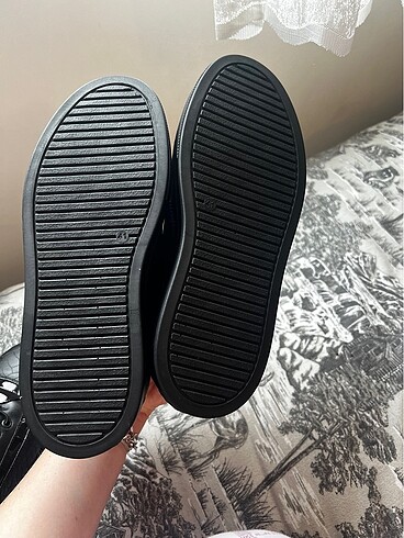 41 Beden SİYAH PRADA 41 NUMARA YENİ