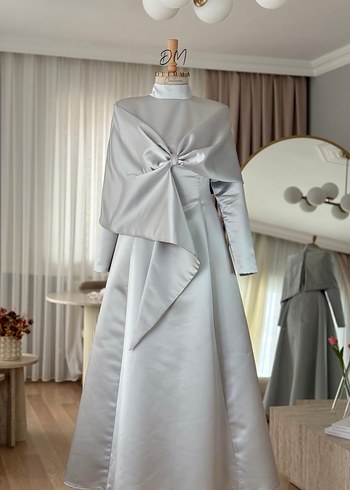 Gri Yüksek Yakalı Uzun Kollu Drape Detaylı Nişan Elbisesi - Görsel 3