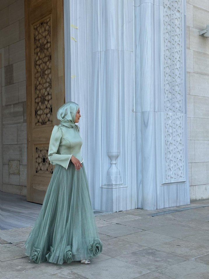 Uzun, Salaş Kesim, Drapeli Kadın Abiye Elbise - Görsel 4