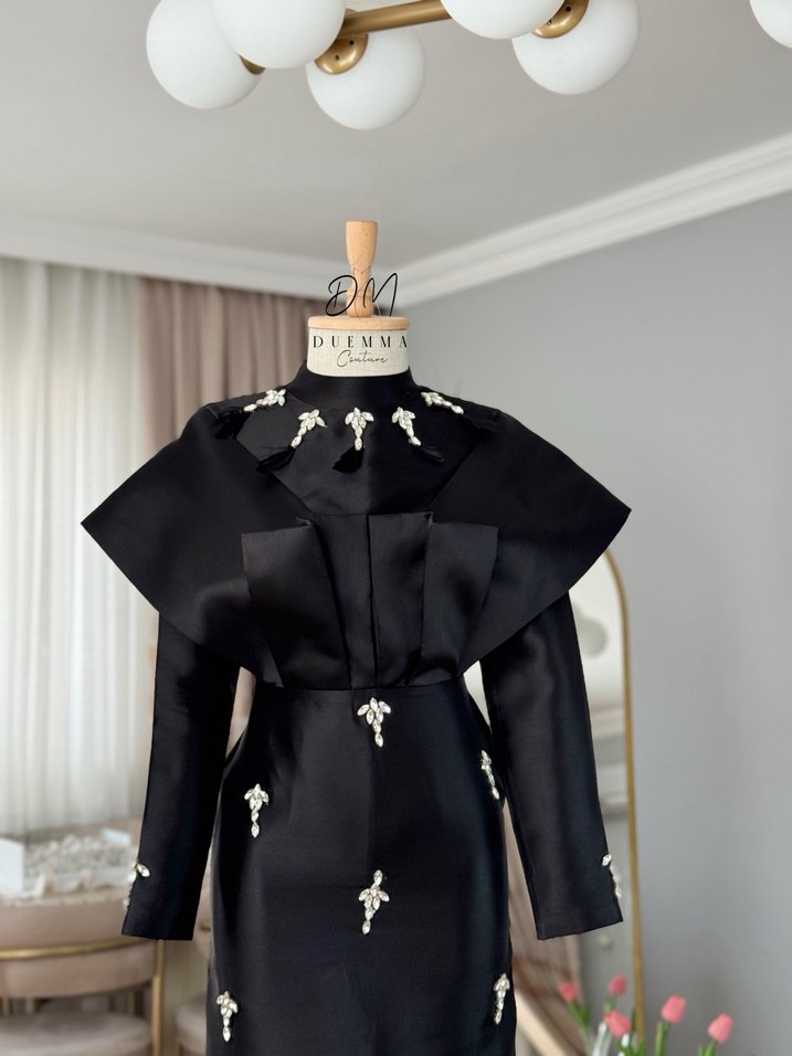 Siyah Nakışlı Uzun Kollu Uzun Abiye Elbise - Görsel 5