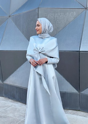 Beyaz Drapeli Uzun Kollu Uzun Elbise - Görsel 4