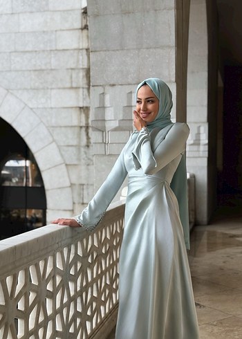 Beyaz Drapeli Uzun Abiye Elbise - Görsel 2