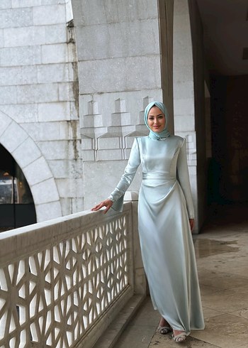 Beyaz Drapeli Uzun Abiye Elbise - Görsel 3