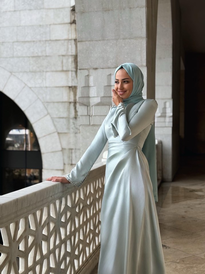 Beyaz Drapeli Uzun Abiye Elbise - Görsel 2