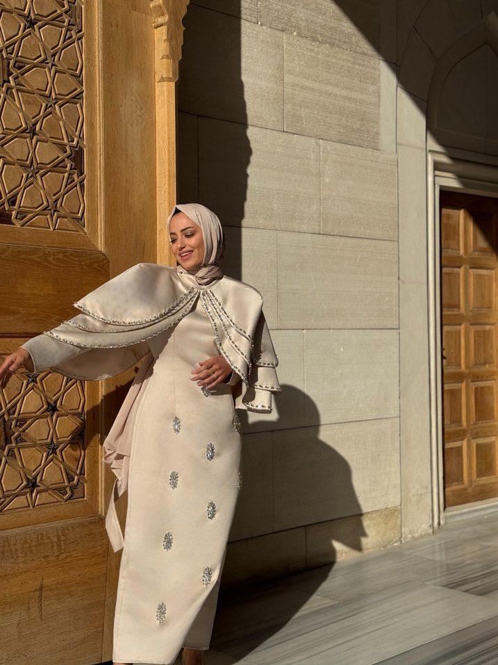 Beyaz Parlak İpek Görünümlü Bohem Şal - Görsel 4