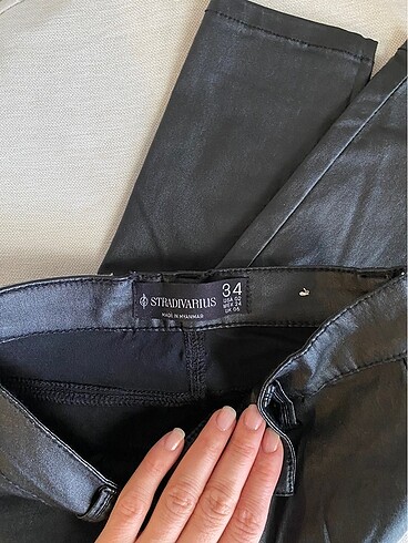 Stradivarius Mumlu deri pantolon