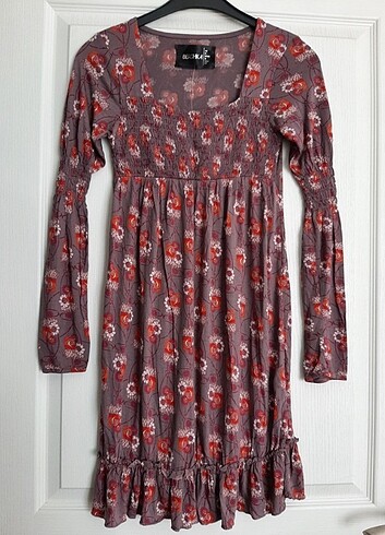 Bershka Elbise