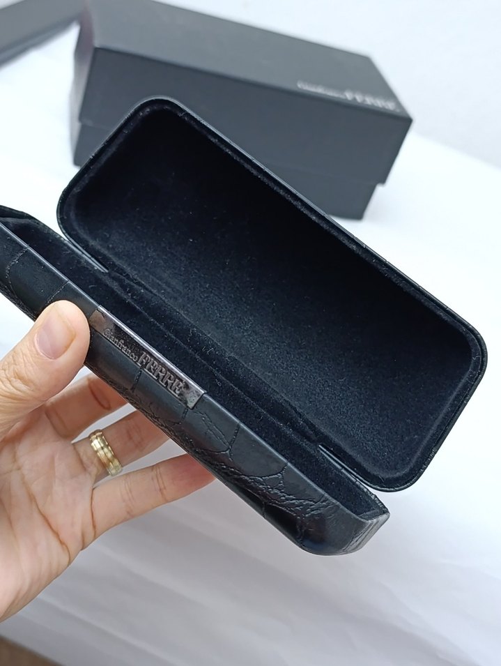 Siyah Kadın Gözlük Kutusu - Zarif ve Şık - Görsel 2