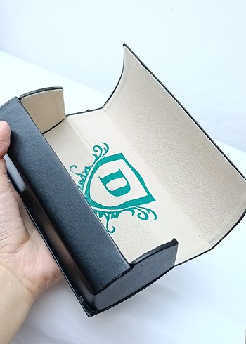 Parlak Siyah Kadın Gözlüğü Kutusu - Görsel 2