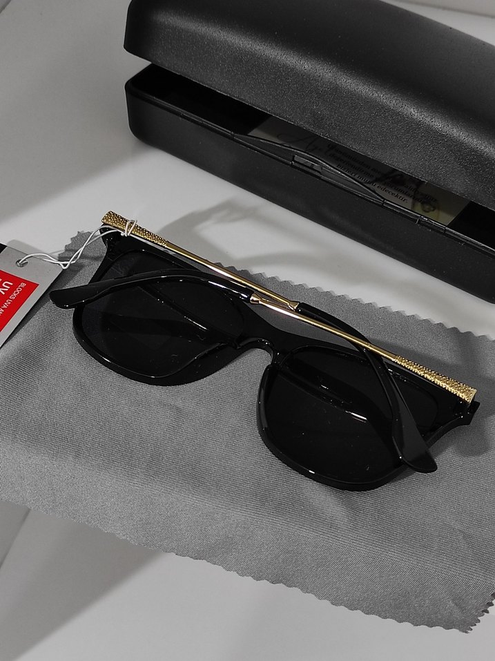 Parlak Siyah UV400 Korumalı Kadın Güneş Gözlüğü - Görsel 3