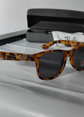 Ray-Ban Güneş gözlüğü