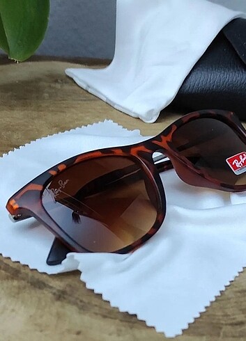 Ray-Ban Güneş gözlüğü 