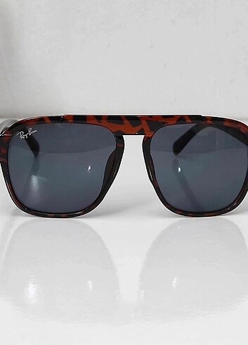 RAY-BAN güneş gözlüğü 