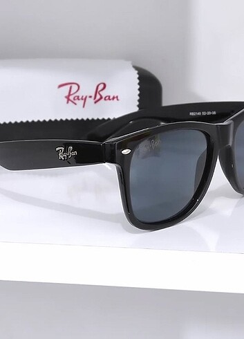 Wayfarer Ray-Ban güneş gözlüğü 