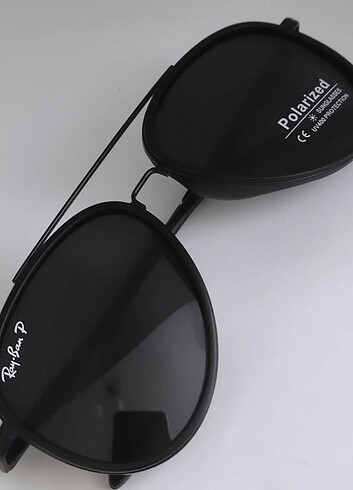 Polarize Ray-Ban güneş gözlüğü