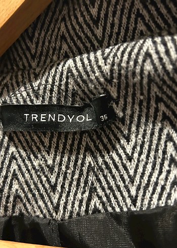 TRENDYOLMILLA gri kısa kaban - Görsel 3