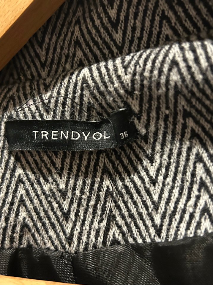 TRENDYOLMILLA gri kısa kaban - Görsel 3