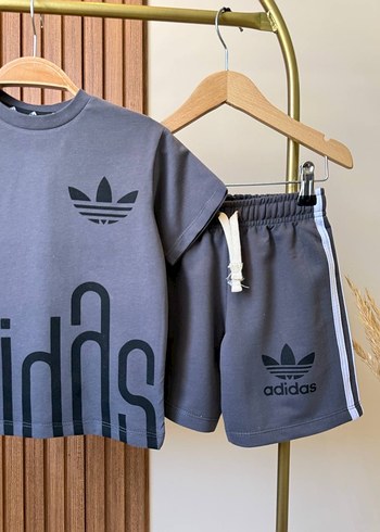 Gri Adidas Erkek Çocuk Oversize Tişört ve Şort Takımı - Görsel 2