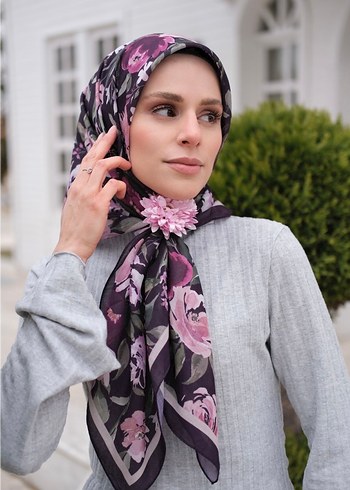 Çiçek Desenli Bohem Kadın Eşarp - Görsel 2