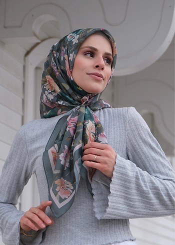 Çiçek Desenli Bohem Kadın Eşarp - Görsel 3