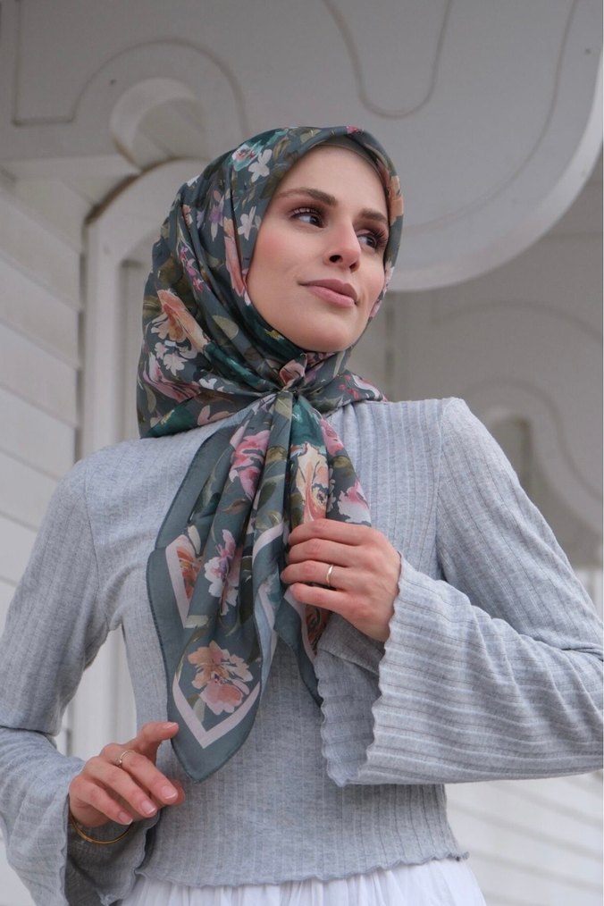 Çiçek Desenli Bohem Kadın Eşarp - Görsel 3