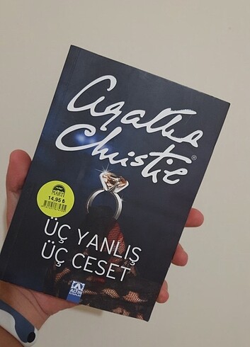 Üç Yanlış Üç Ceset - Agatha Christie
