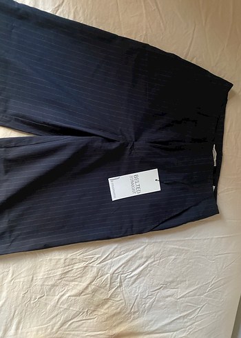 Stradivarius Lacivert Çizgili Pantolon - Görsel 3