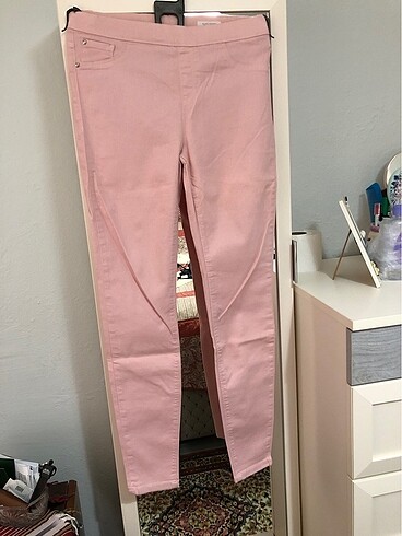 Toz pembe pantolon