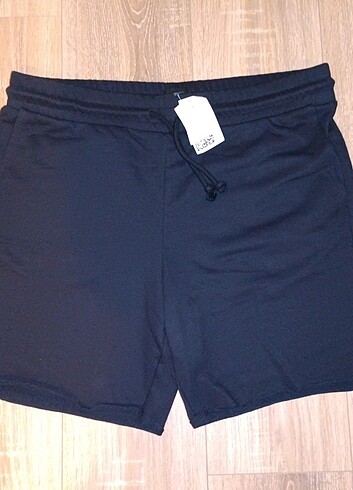 l Beden H&M SİYAH GRİ ŞORT