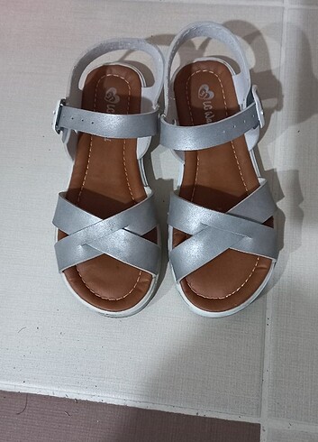Lcw kız çocuk sandalet 