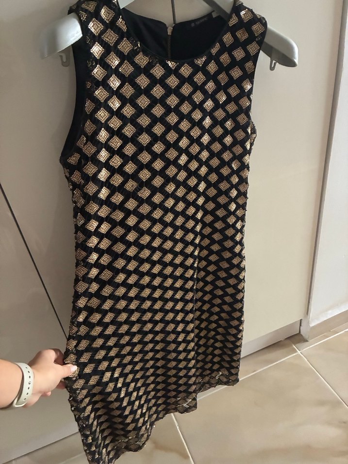 Altın Renkli Parlak Desenli Kolsuz Abiye Elbise - Görsel 2