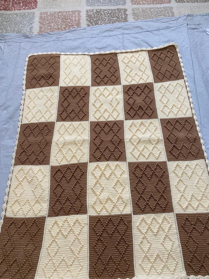 Bej Kareli Örgü Çocuk Battaniyesi - Görsel 3