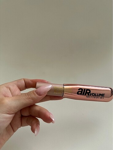 Beden Loreal air volume